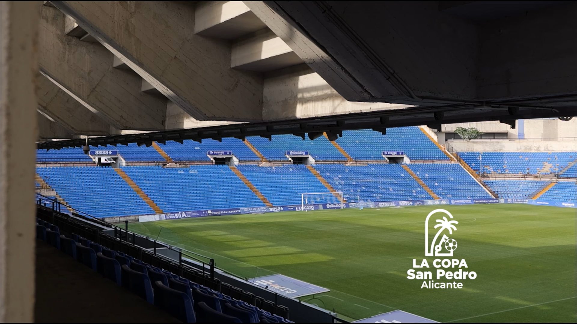 campo de fútbol vacío en estadio La Copa San Pedro Alicante